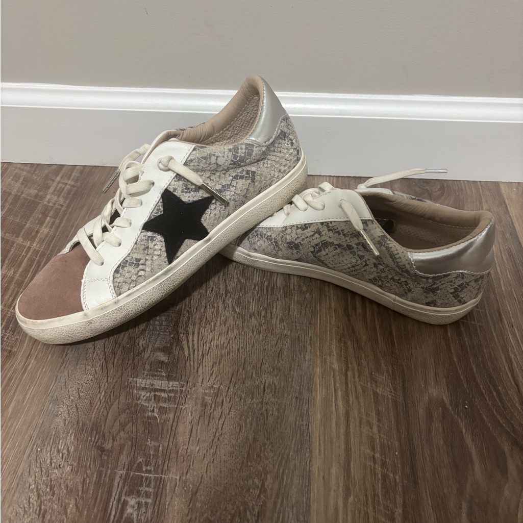 Vintage Havana White And Silver Sneakers